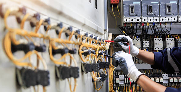 Professional Electrician technician working in Lansdowne, VA